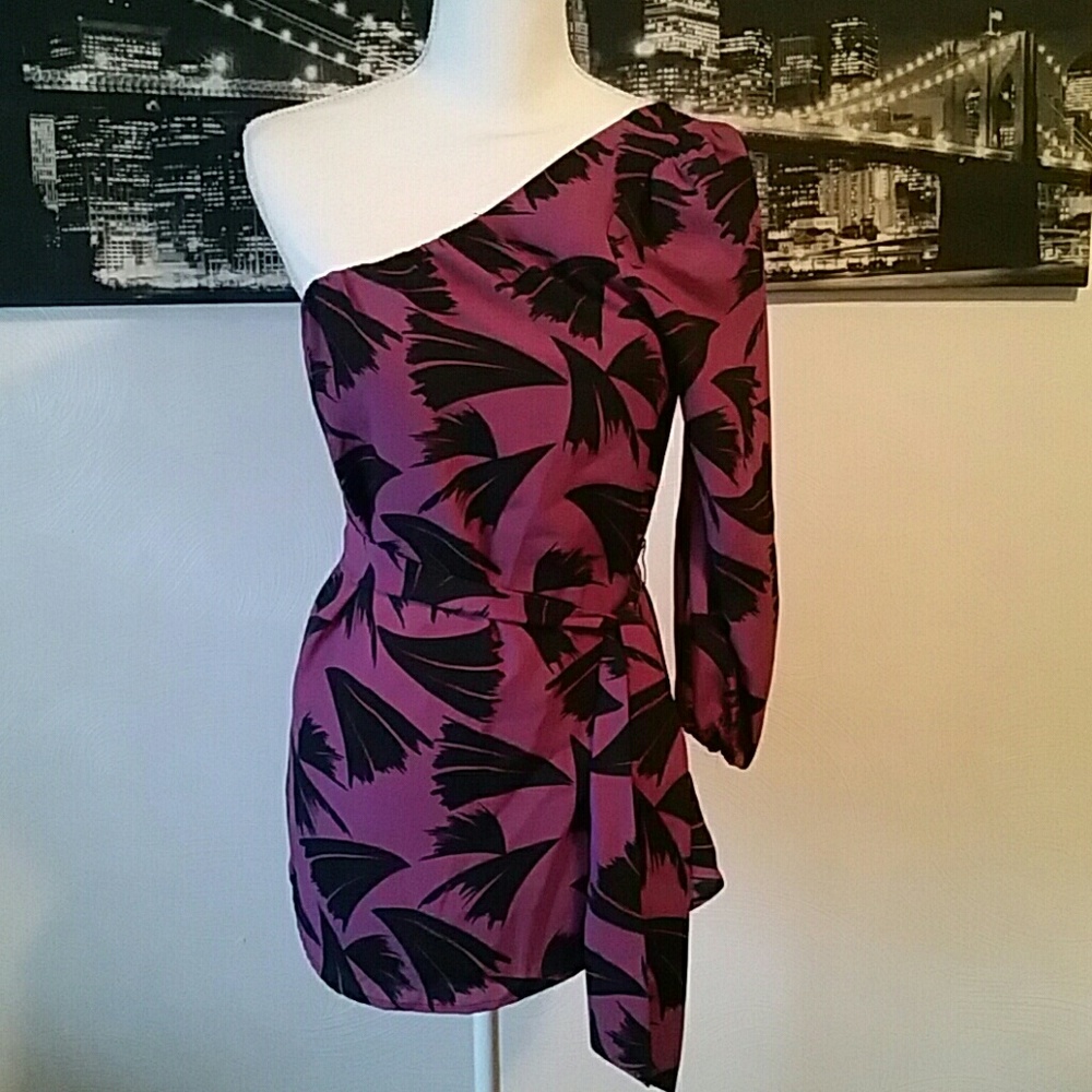 Guess One Shoulder Blouse